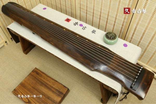 阿坝藏族羌族自治州高级精品演奏古琴【断纹仲尼式】